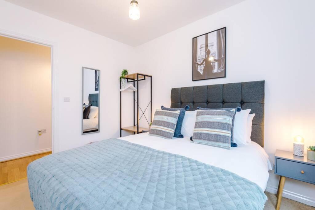 Apartment Paladine Place Serviced Coventry
